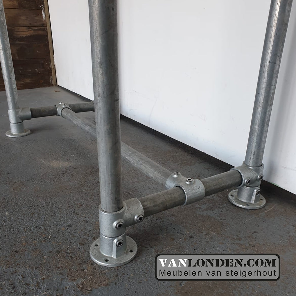 Steigerhout sta bureau Charley