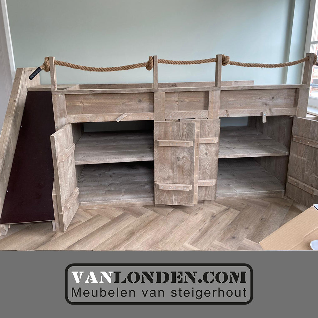 Steigerhouten halfhoogslaper met glijbaan Patty