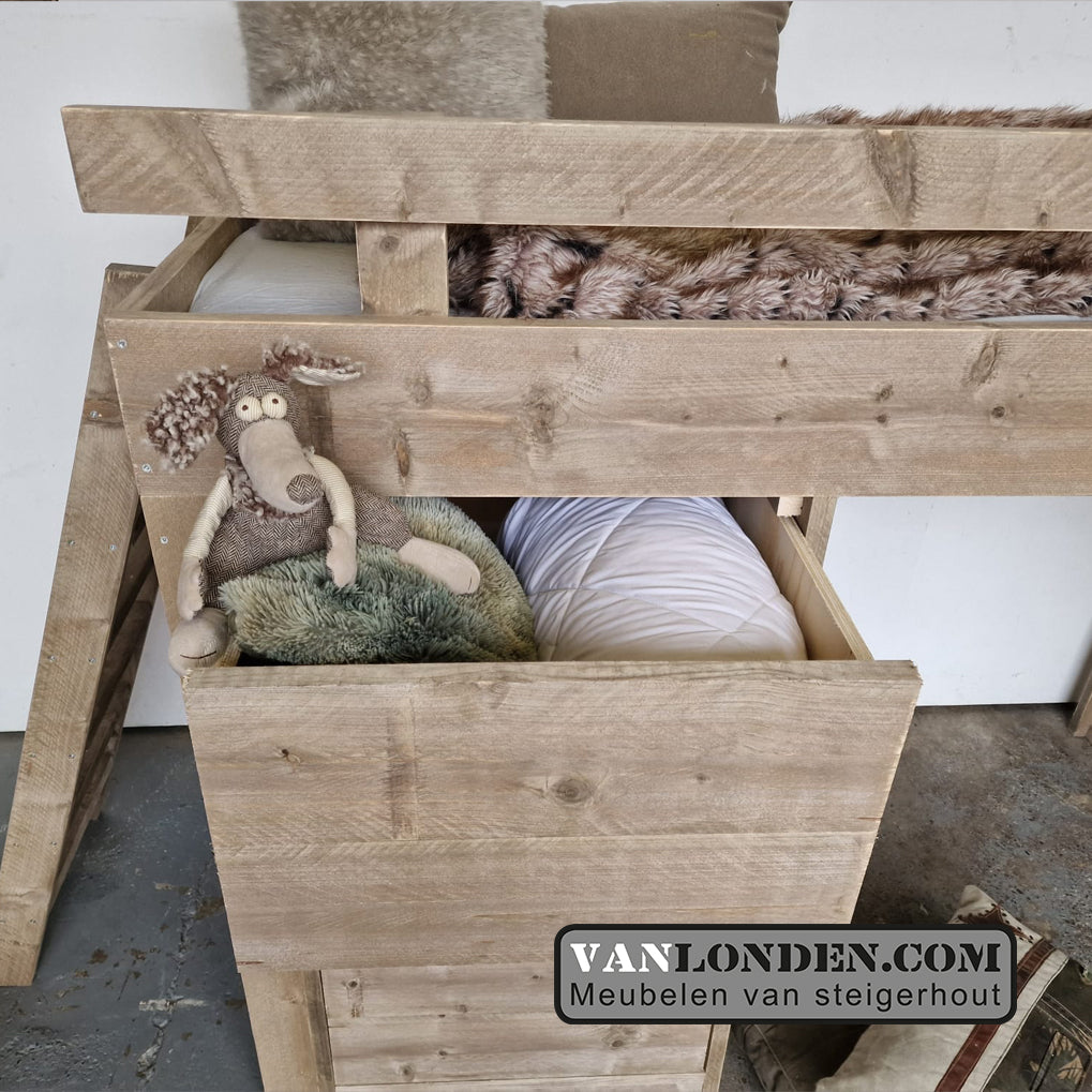 Steigerhouten hoogslaper Sarron met lades