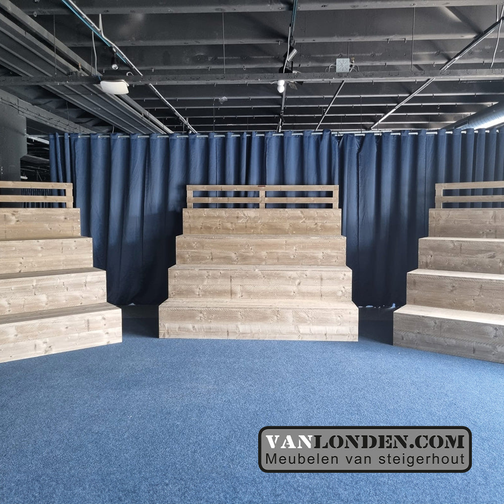 Steigerhouten tribune Monja