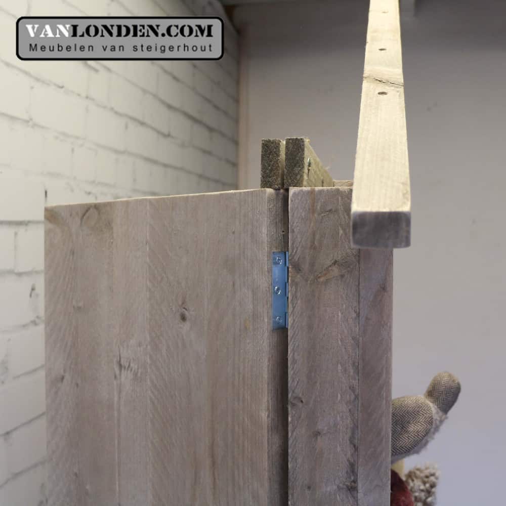 Steigerhouten poppenkast Annemiek