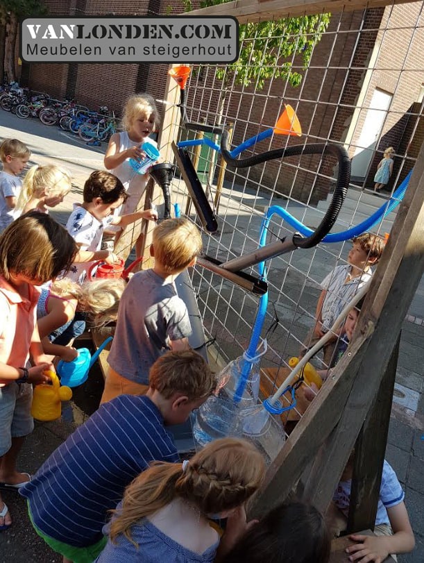 Steigerhouten waterbaan Geertje