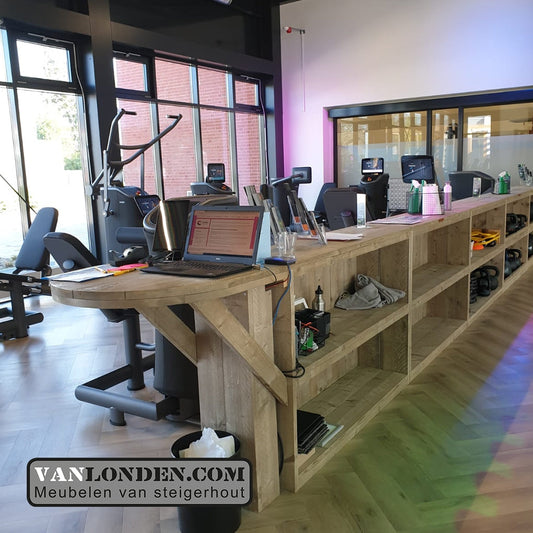 Inrichting steigerhout sportschool