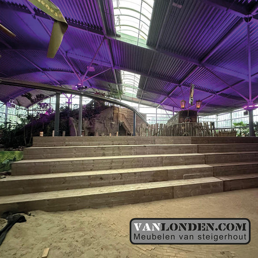 Steigerhouten tribune Ouwehands Dierenpark