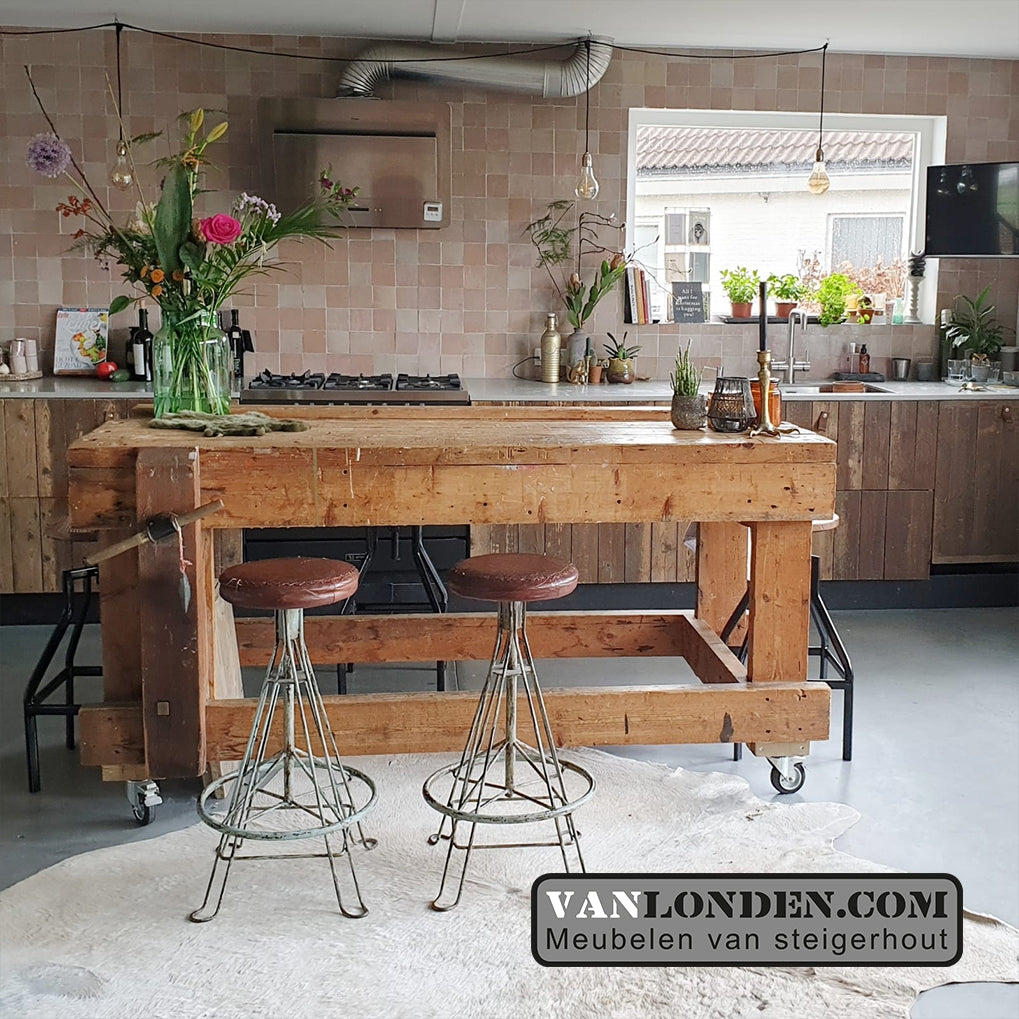Vintage industriële meubelen