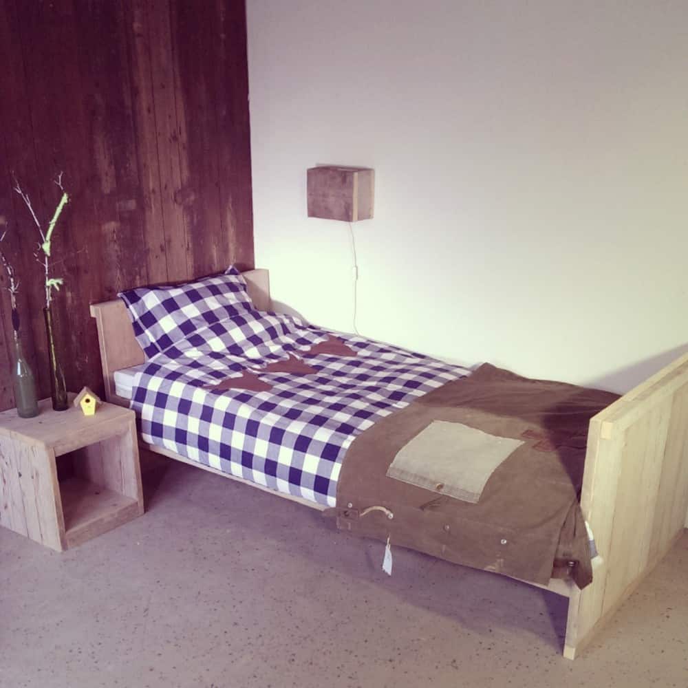 Steigerhouten eenpersoonsbedden