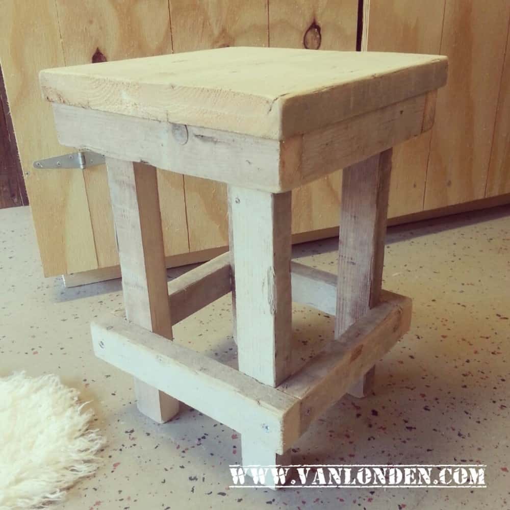 Steigerhouten krukken online bestellen