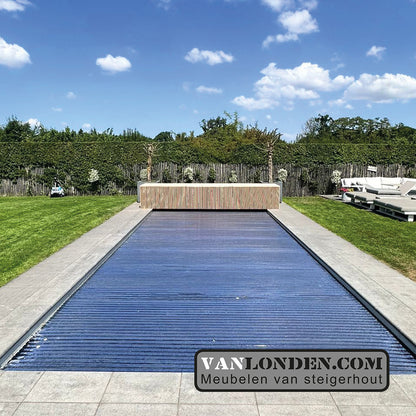 Douglas omkasting voor zwembad Rollo