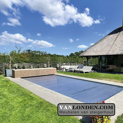 Douglas omkasting voor zwembad Rollo