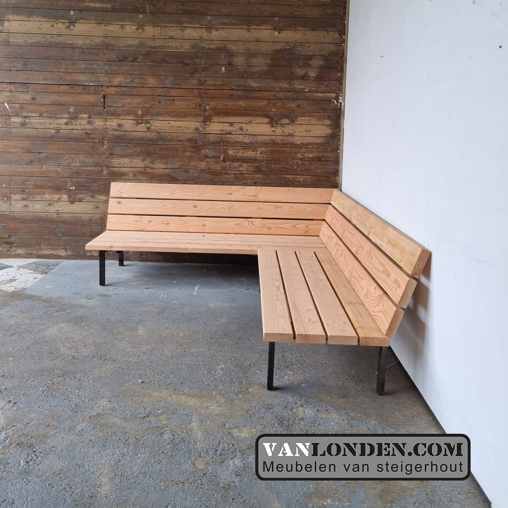 Hoekbank Rolf van Douglas balken