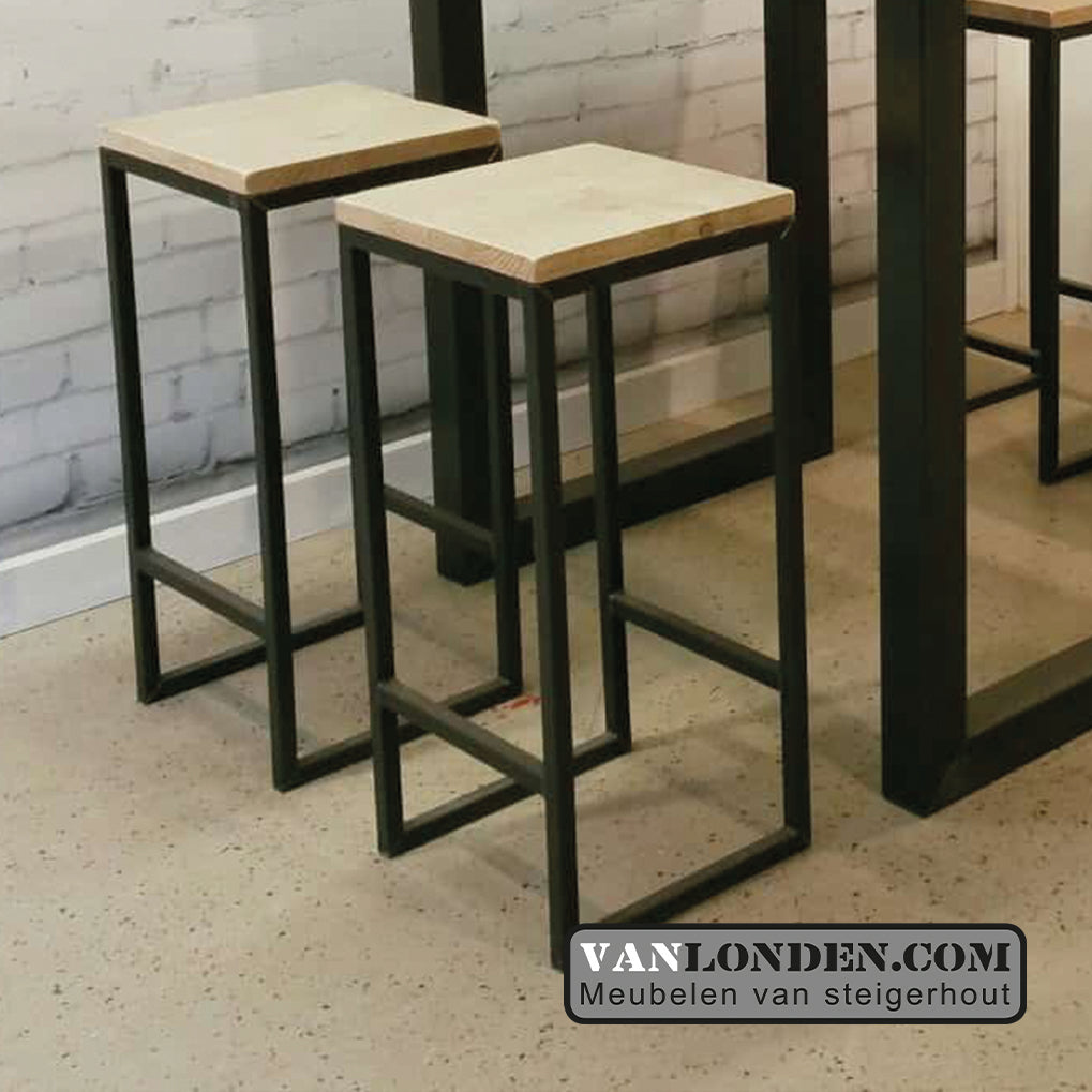 Industriële bartafel Karl