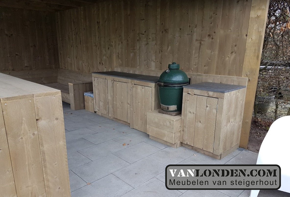 Overkapping met schuur en buitenkeuken