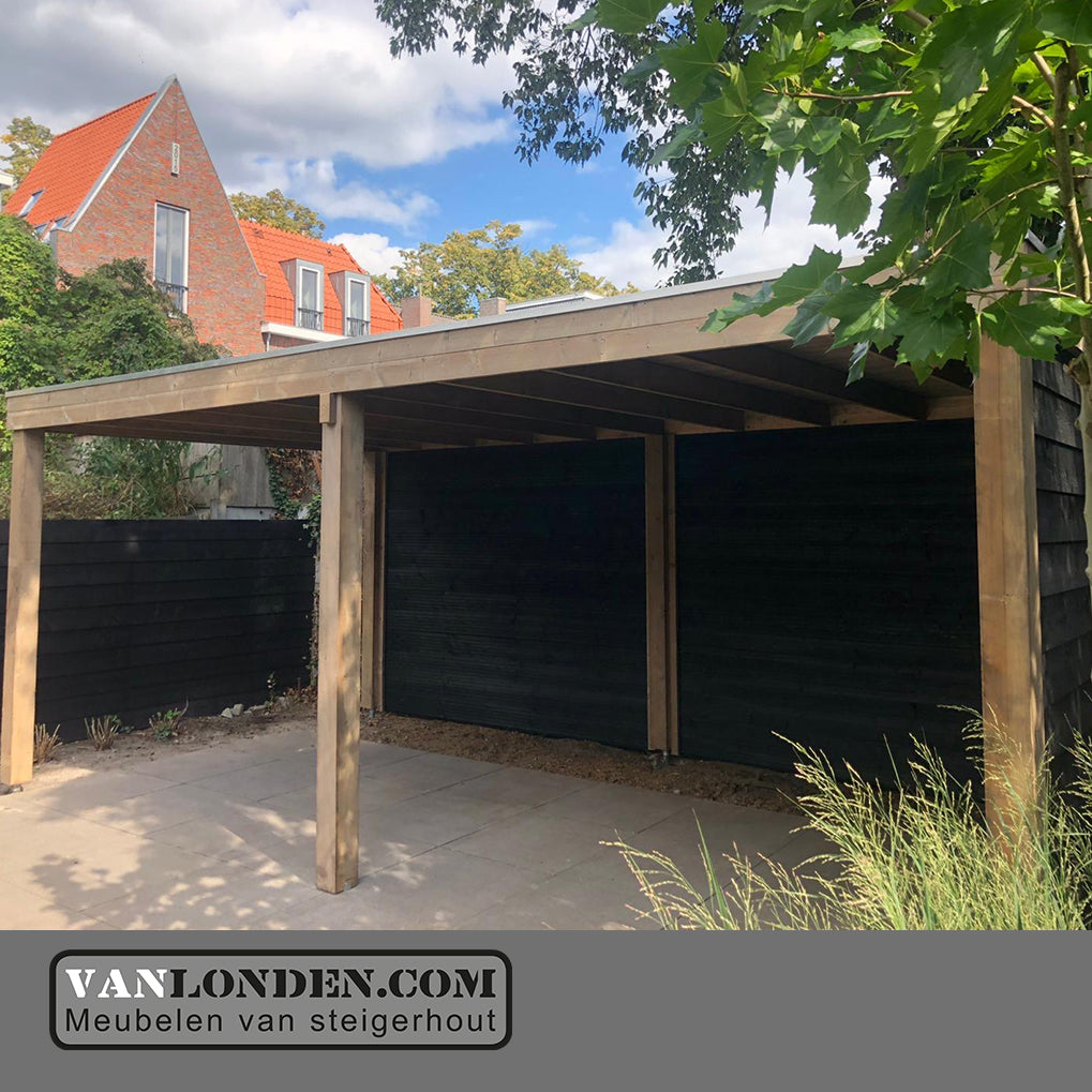 Steigerhout overkapping Rowan met zwarte zweedse rabat wanden