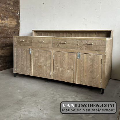 Steigerhouten bar sjef