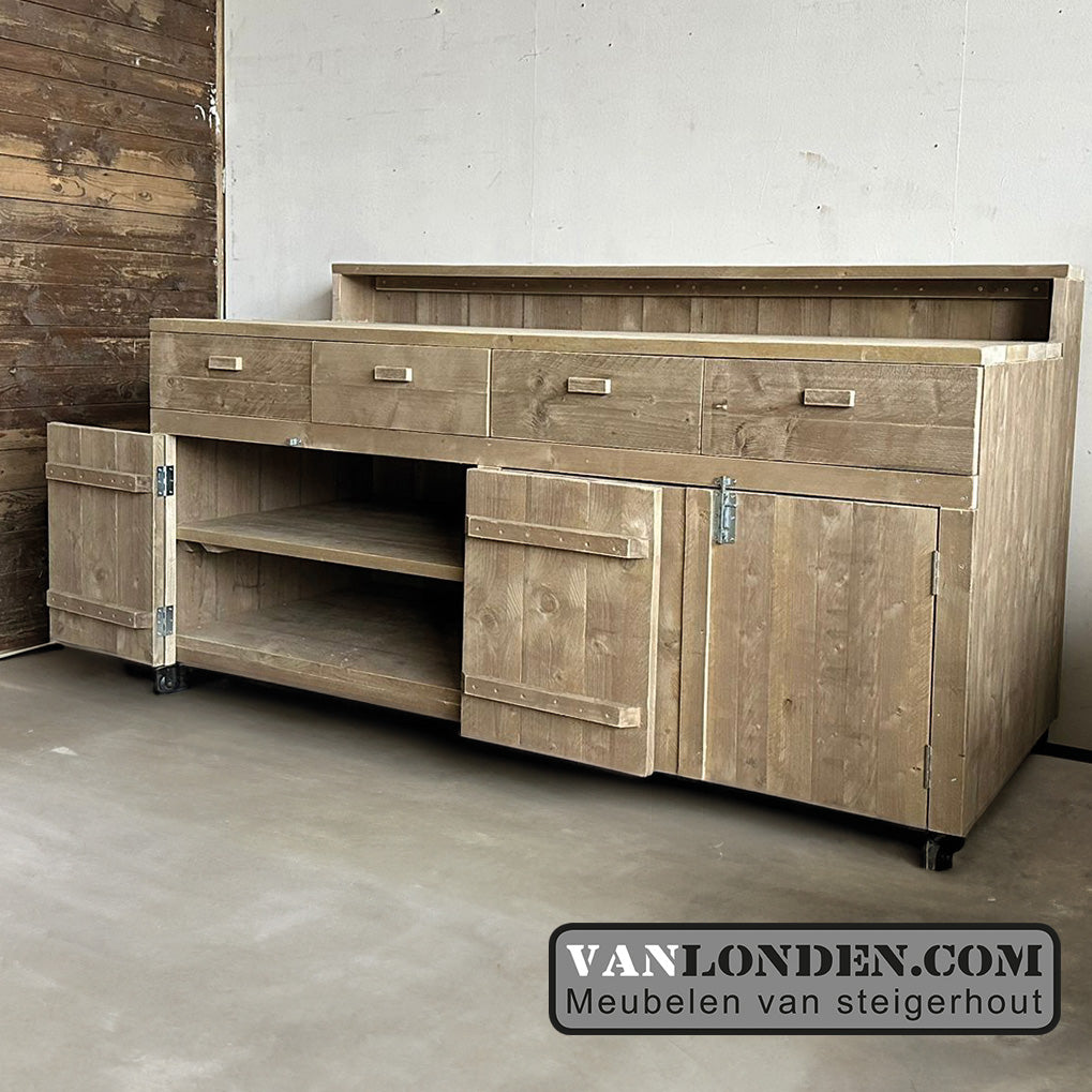 Steigerhouten bar sjef