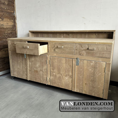 Steigerhouten bar sjef