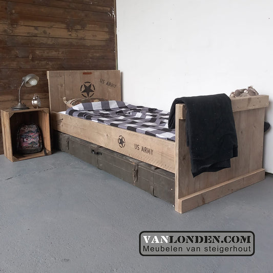 Steigerhouten legerbed Henry