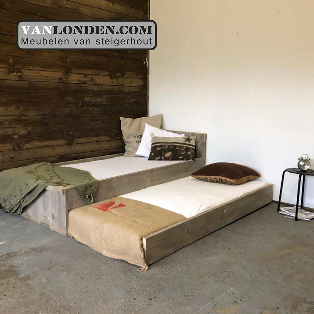 Steigerhouten bed met logeerlade Mats