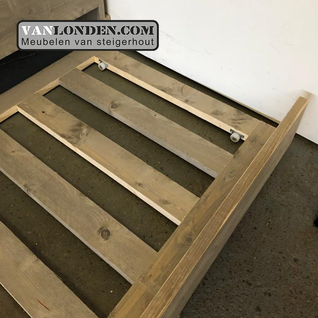 Steigerhouten bed met logeerlade Mats
