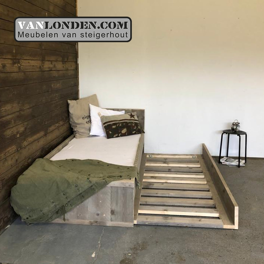 Steigerhouten bed met logeerlade Mats