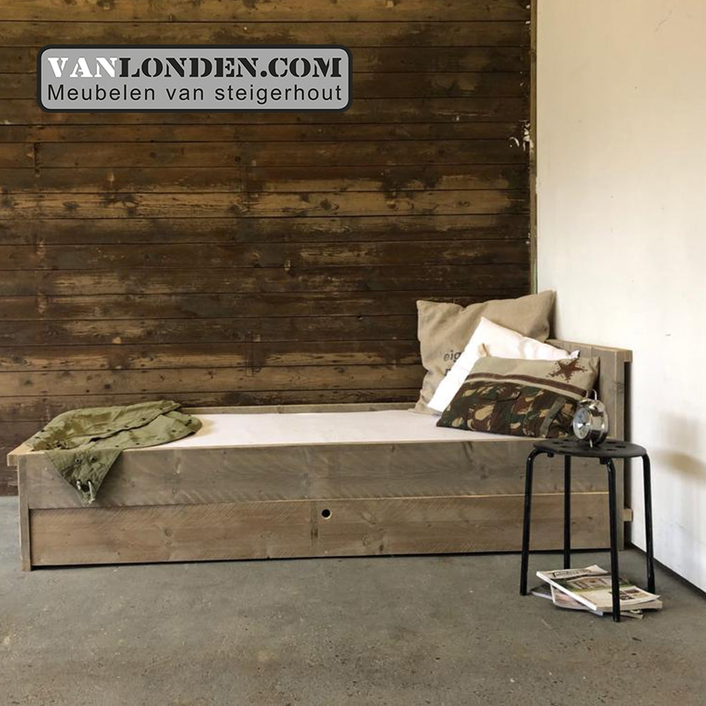 Steigerhouten bed met logeerlade Mats