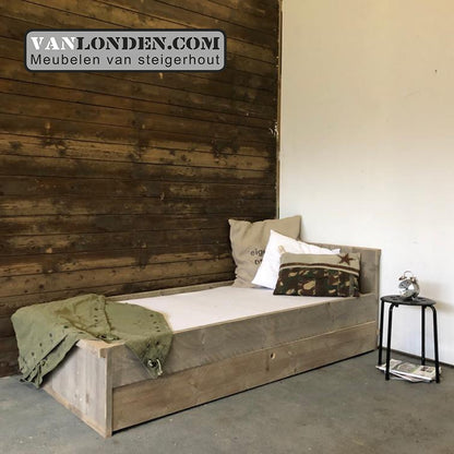 Steigerhouten bed met logeerlade Mats