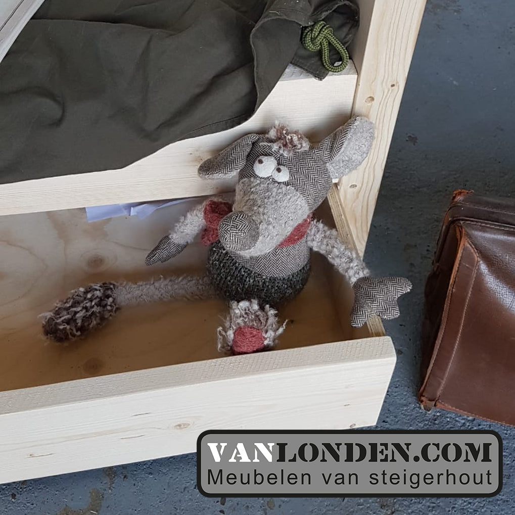 Steigerhouten bed met lade muis