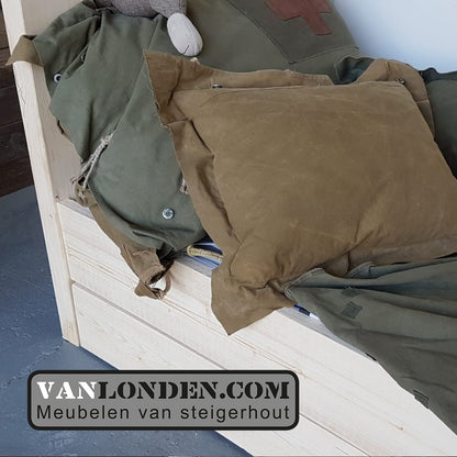 Steigerhouten bed met lade muis