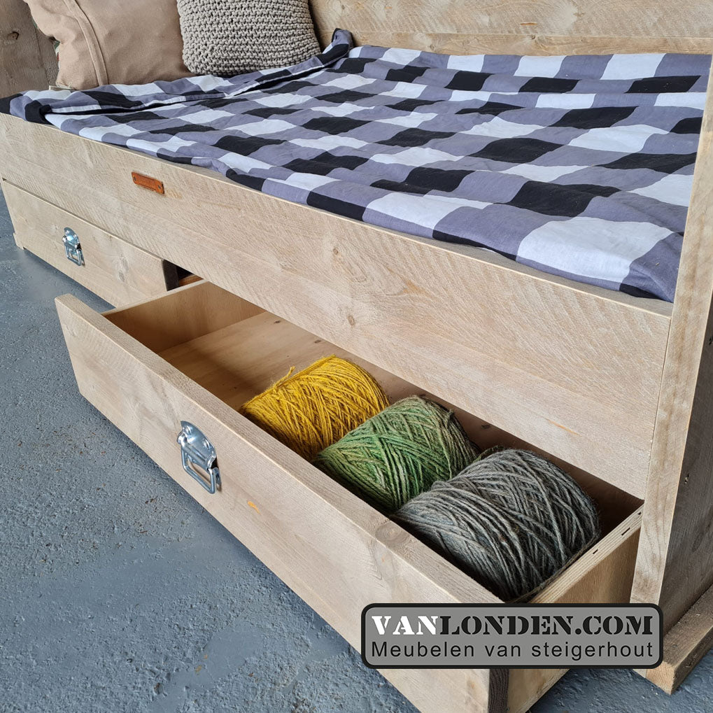 Steigerhouten bedbank Michiel