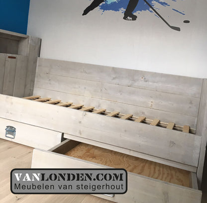 Steigerhouten bedbank Joas