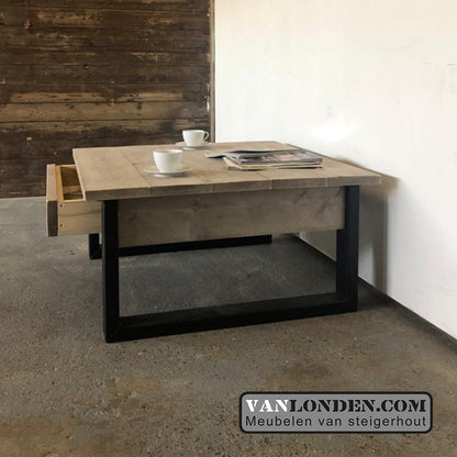 Steigerhouten bijzettafeltje Pippa