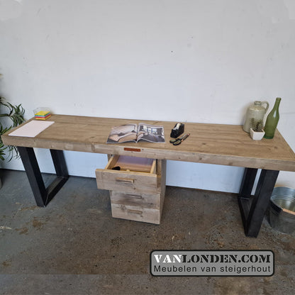 Steigerhouten bureau Sil met stalen poten