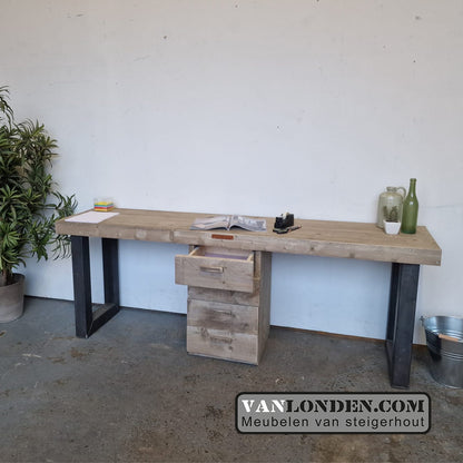 Steigerhouten bureau Sil met stalen poten