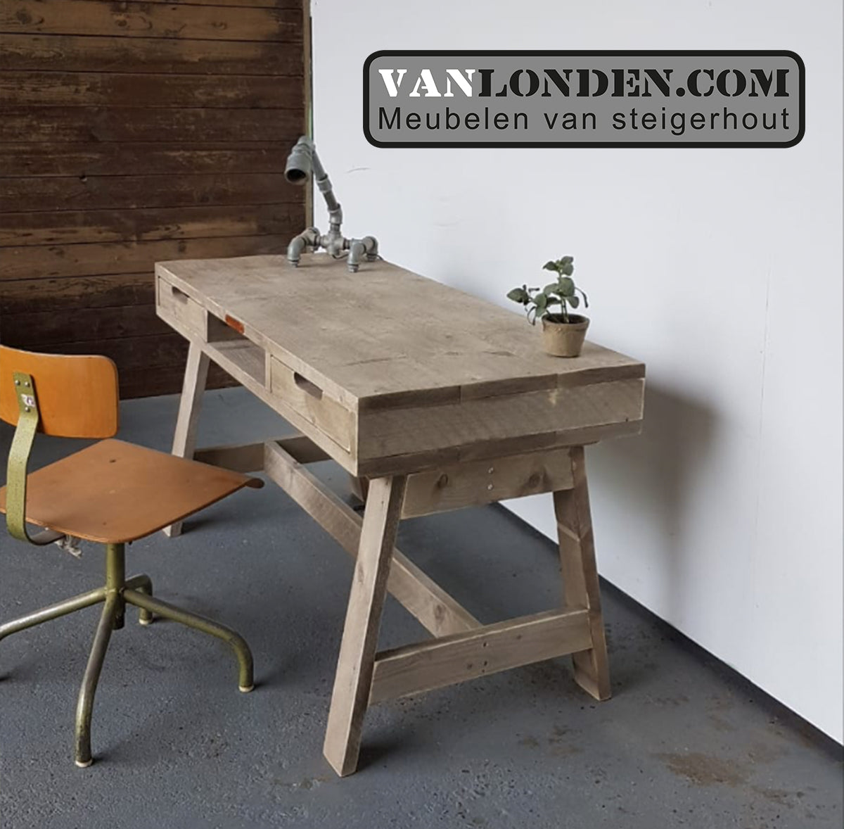 Steigerhouten bureau Benneth