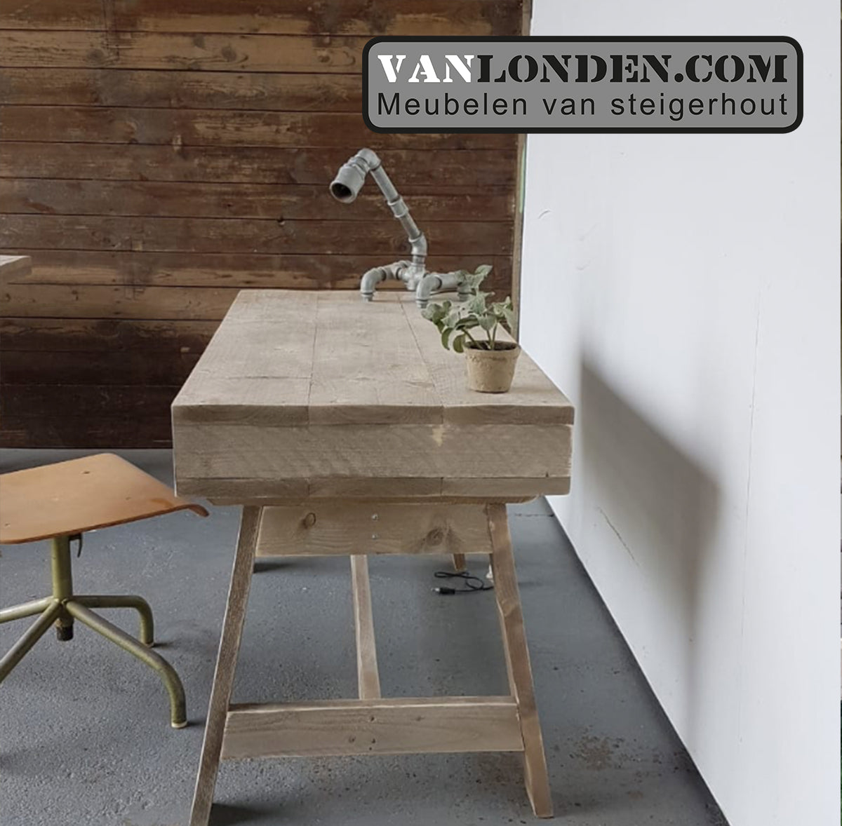 Steigerhouten bureau Benneth