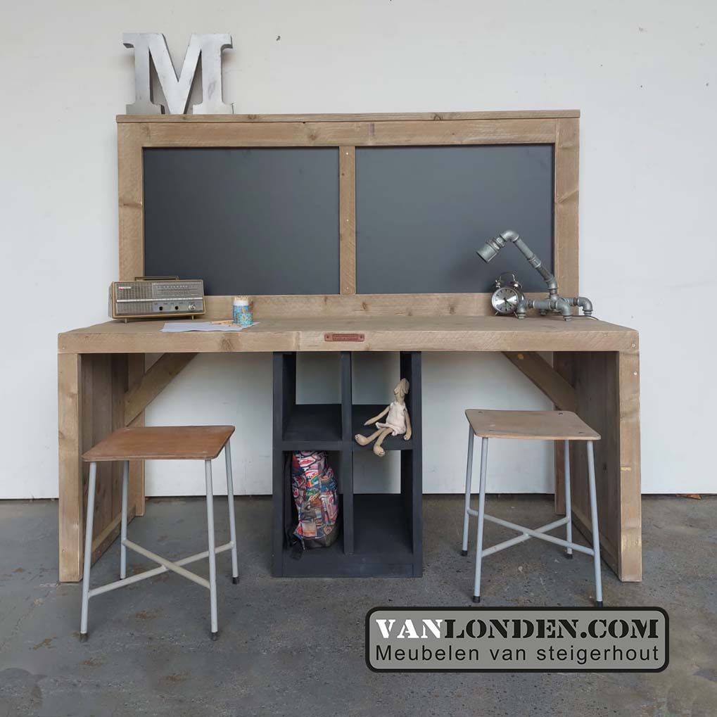 Steigerhouten bureau met krijtbord Ibo