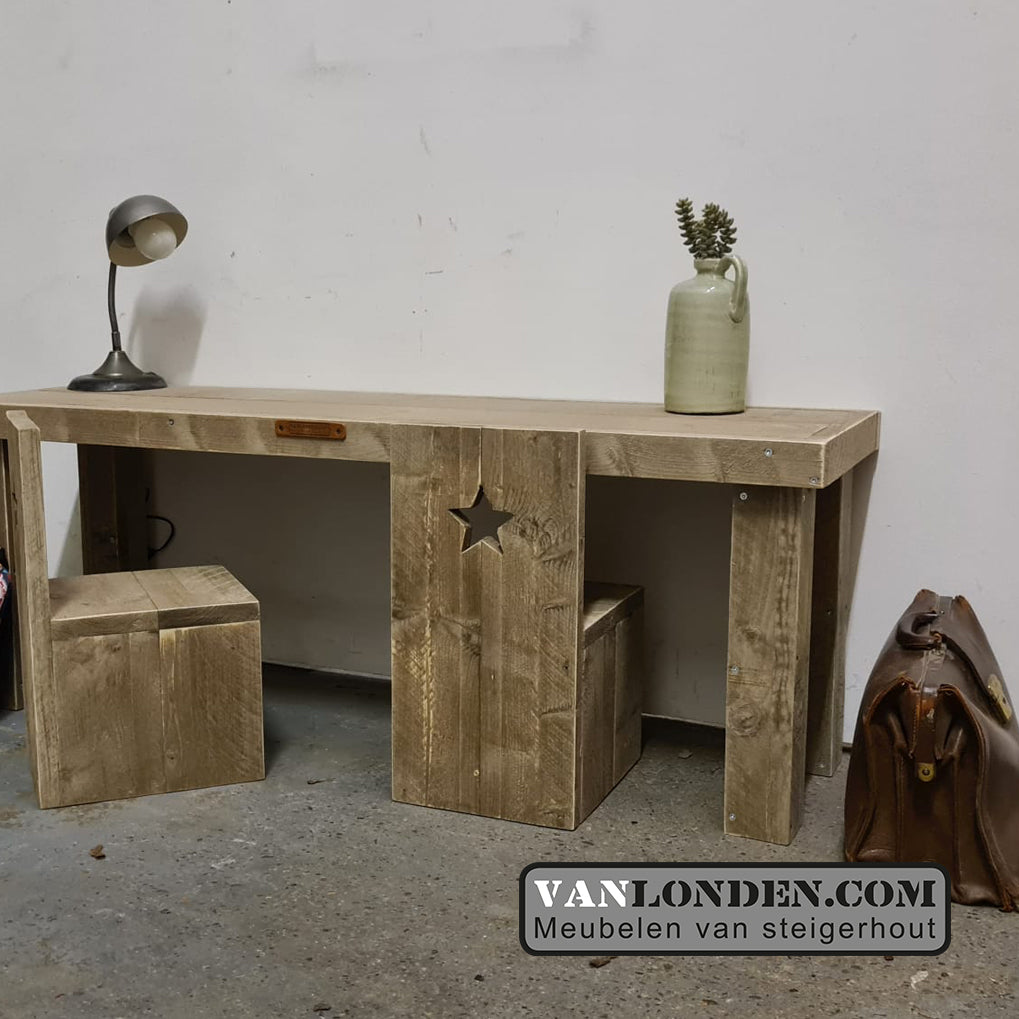 Steigerhouten bureau/speeltafel Jurre