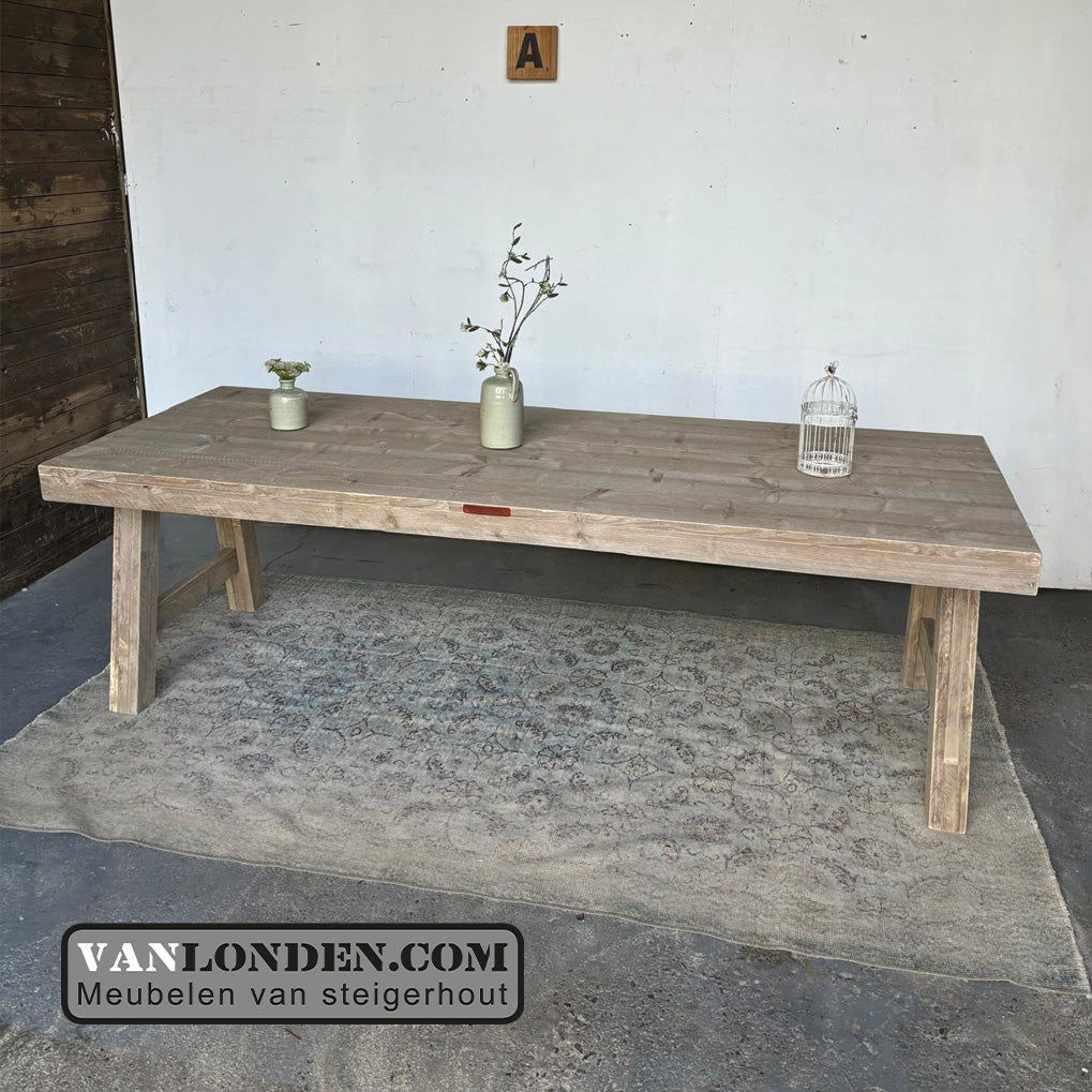 Steigerhouten eettafel Dinah en zitbank