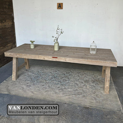 Steigerhouten eettafel Dinah en zitbank