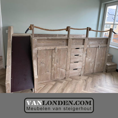 Steigerhouten halfhoogslaper met glijbaan Patty