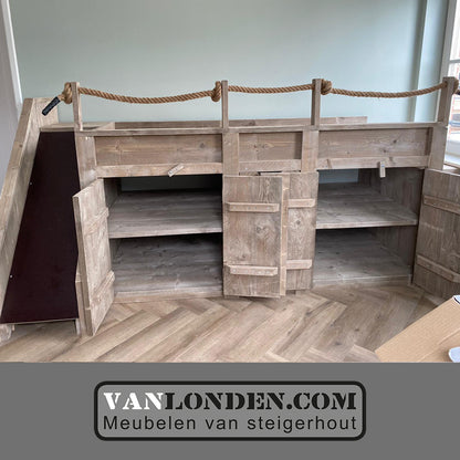 Steigerhouten halfhoogslaper met glijbaan Patty