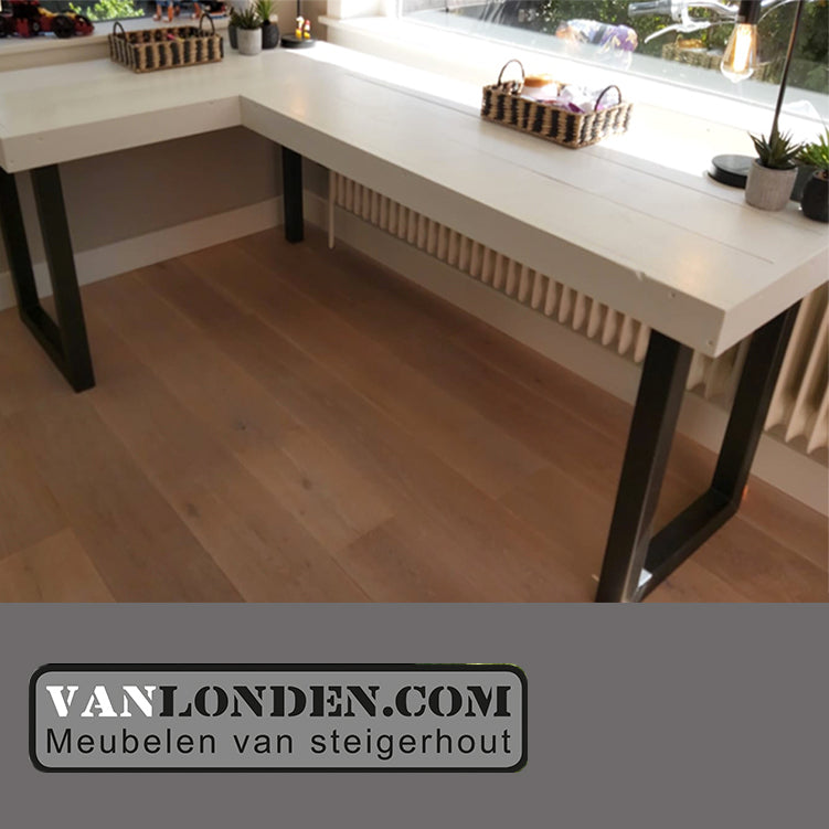 Steigerhouten hoekbureau Ton