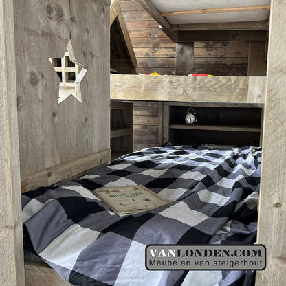 Steigerhouten hooglapers villa kakelbont