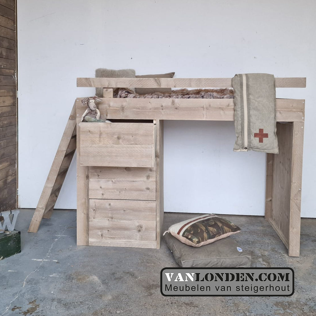 Steigerhouten hoogslaper Sarron met lades