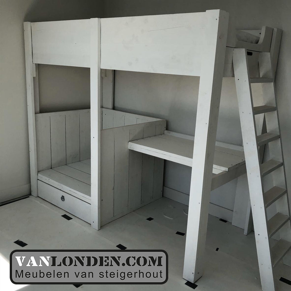 Steigerhouten hoogslaper met bureau Chiel