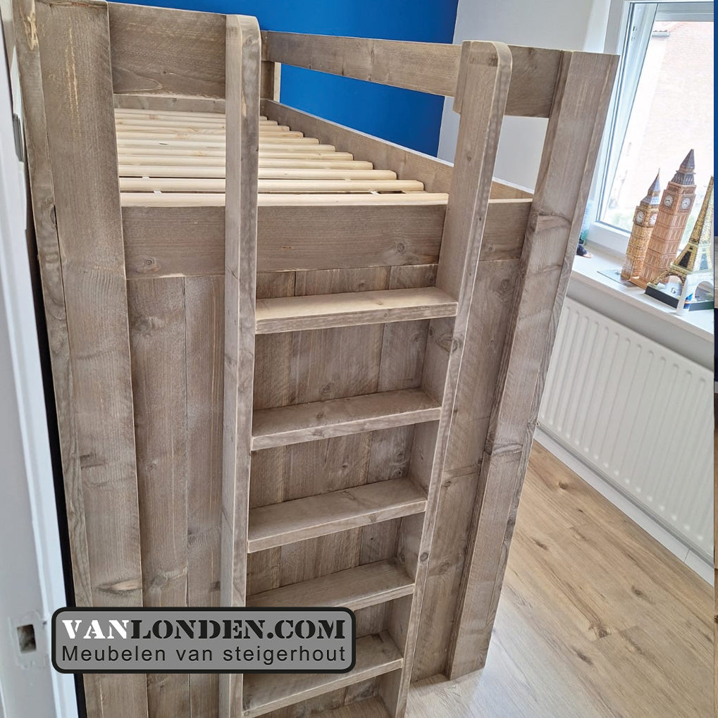 Steigerhouten hoogslaper met bureau Tippe