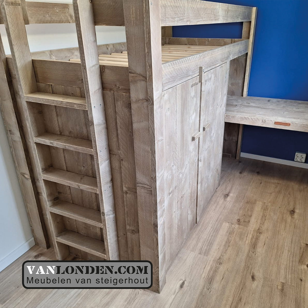 Steigerhouten hoogslaper met bureau Tippe