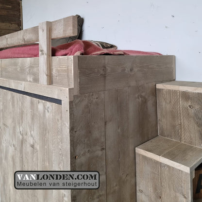 Steigerhouten hoogslaper met kast William