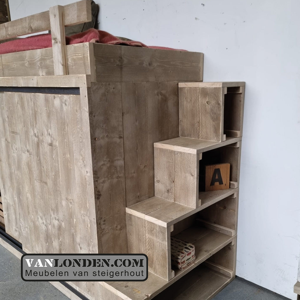 Steigerhouten hoogslaper met kast William