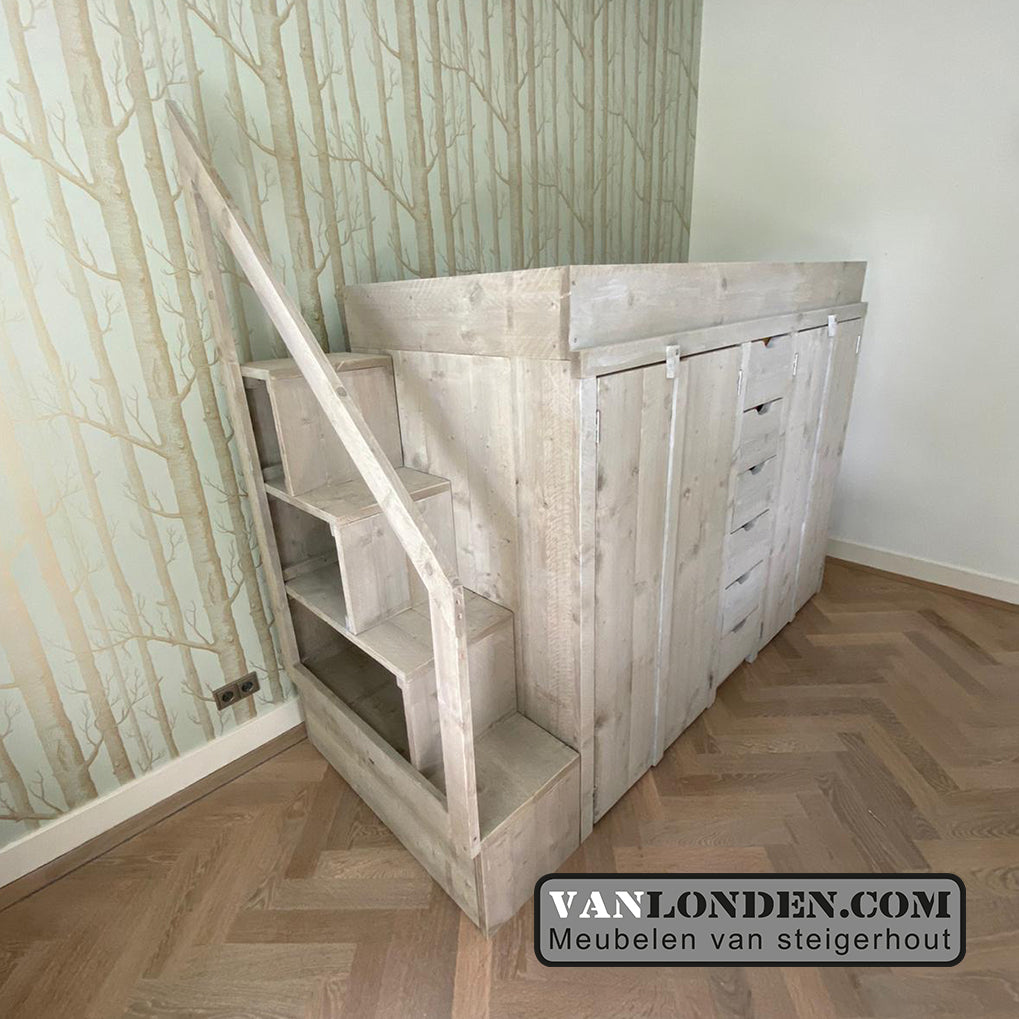 Steigerhouten hoogslaper met kasten en trapkast Karel